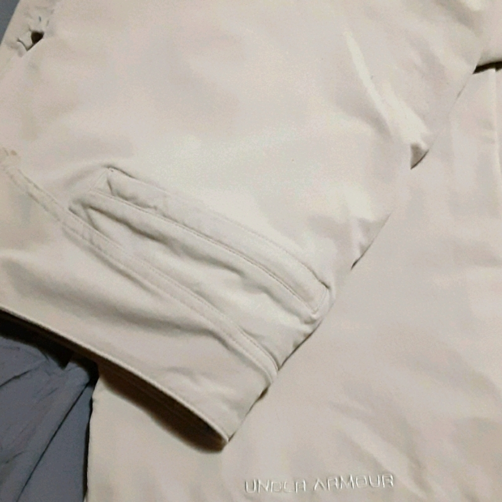 Under Armour brand Casual Capri Pant (sz 4)